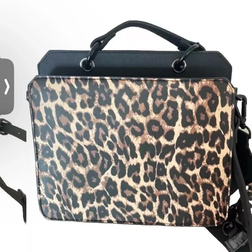 NWT STEVE MADDEN Bevelyn LEOPARD SATCHEL CROSSBODY BAG Black RHINESTONE TIKTOK‎
